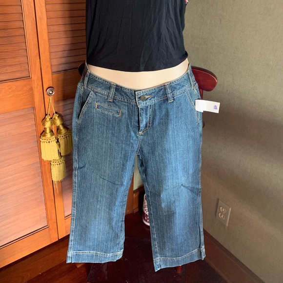 St. John’s bay crop jeans - Picture 1 of 4